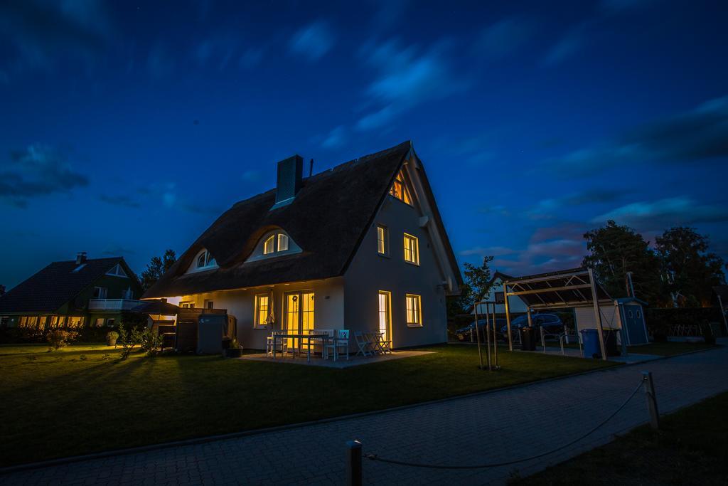 Reetdachhaeuser Boergerende Exterior photo